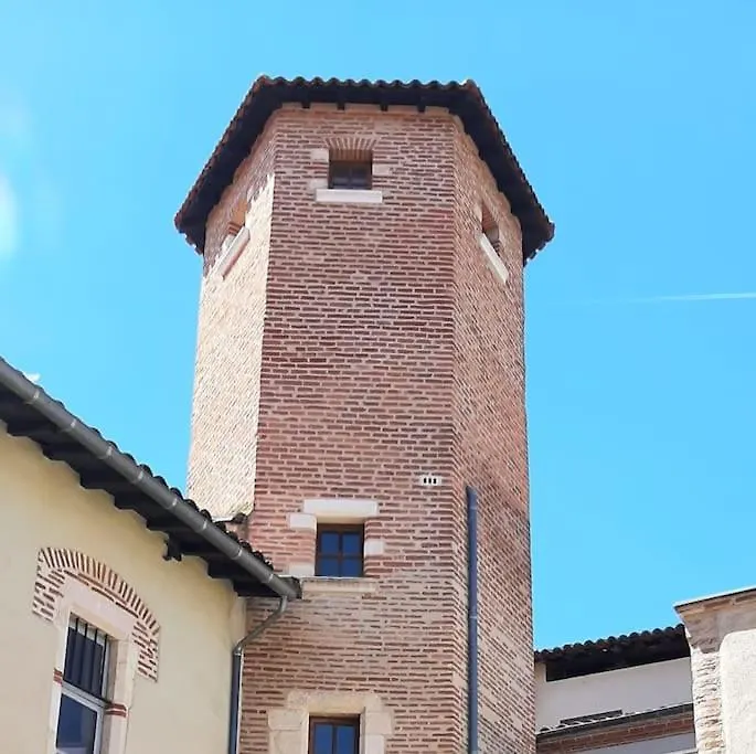 Tour Medievale Unesco contacts